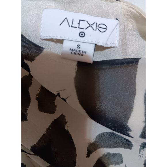 Alexis Beautiful One Shoulder Printed Dress with Side Slit and Tiered Ruffles - Picture 14 of 15